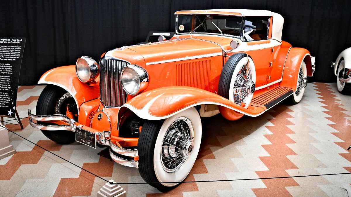 Click to Enlarge-Esc to Close myimgs/ArtDecoCars1910-36/1930 Cord L-29 Cabriolet FLW.jpg